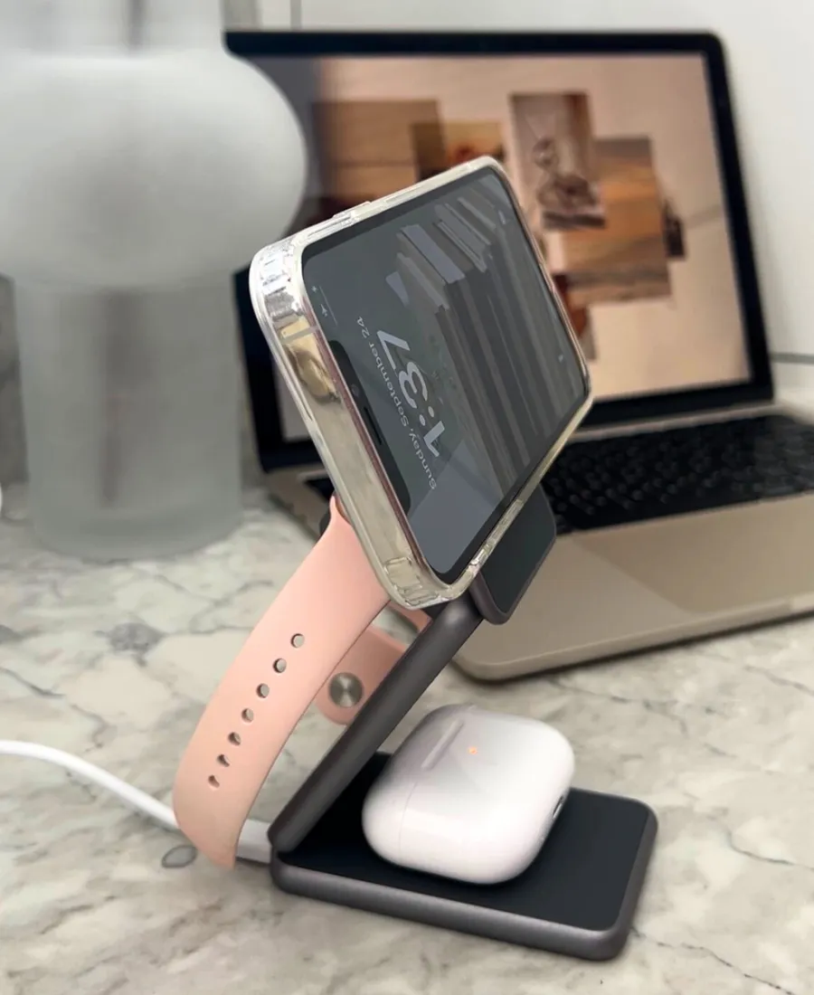 3-in-1 Foldable Magnetic Wireless Charging Station