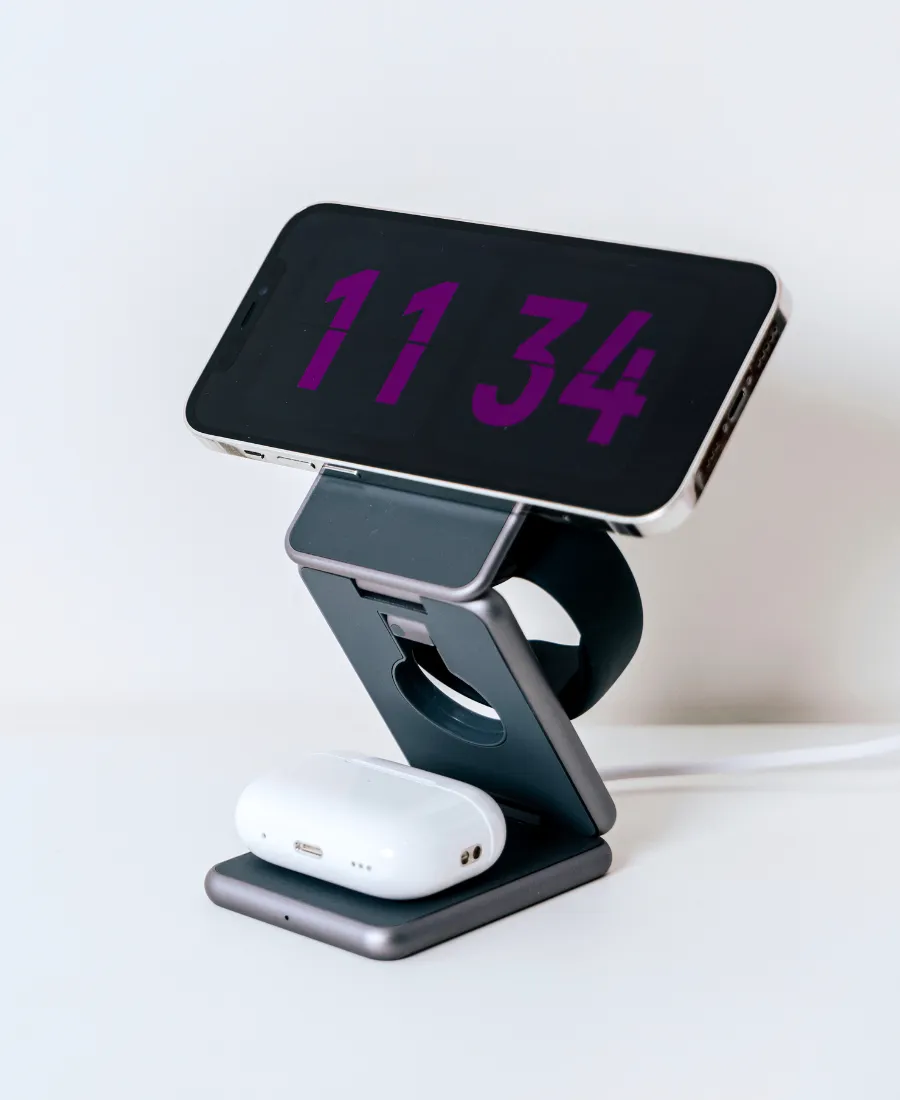 3-in-1 Foldable Magnetic Wireless Charging Station