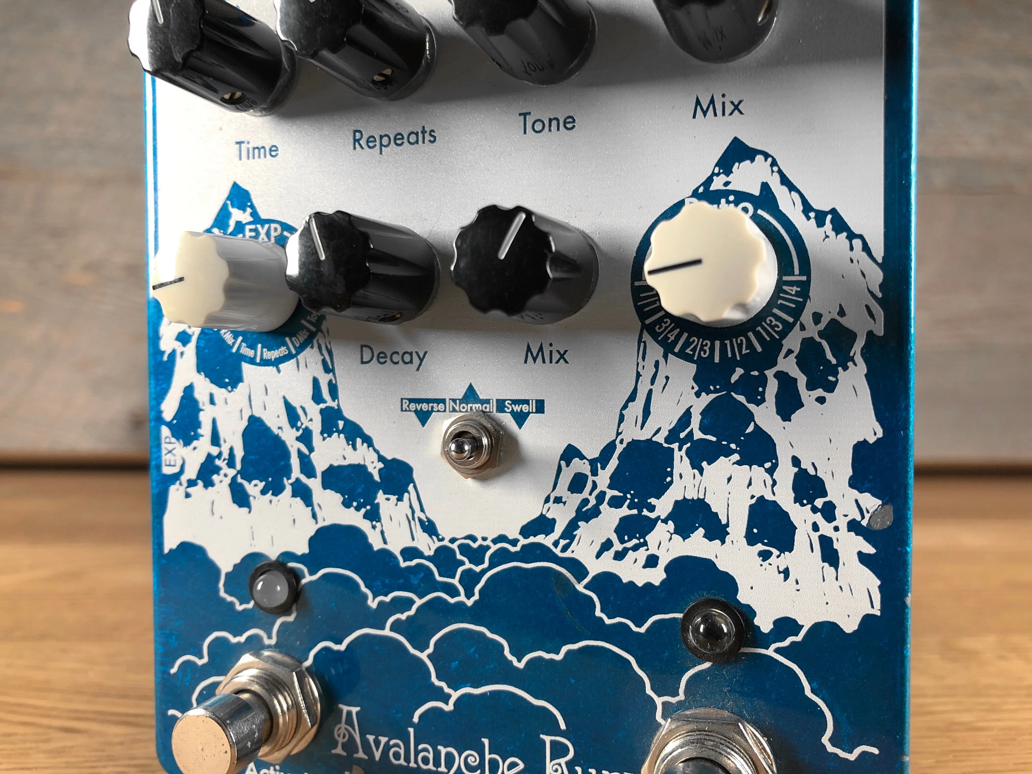 Earthquaker Devices Avalanche Run Delay/Reverb Used
