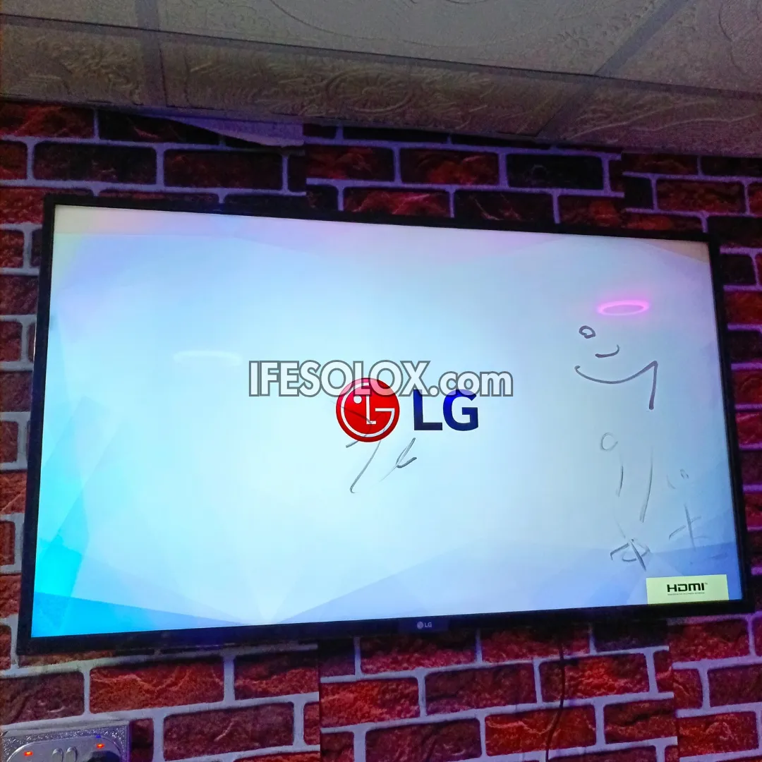 LG 43 Inch 43UN71 Series webOS Smart 4K UHD TV (Active HDR, Bluetooth, WiFi, Miracast, AirPlay) - Foreign Used