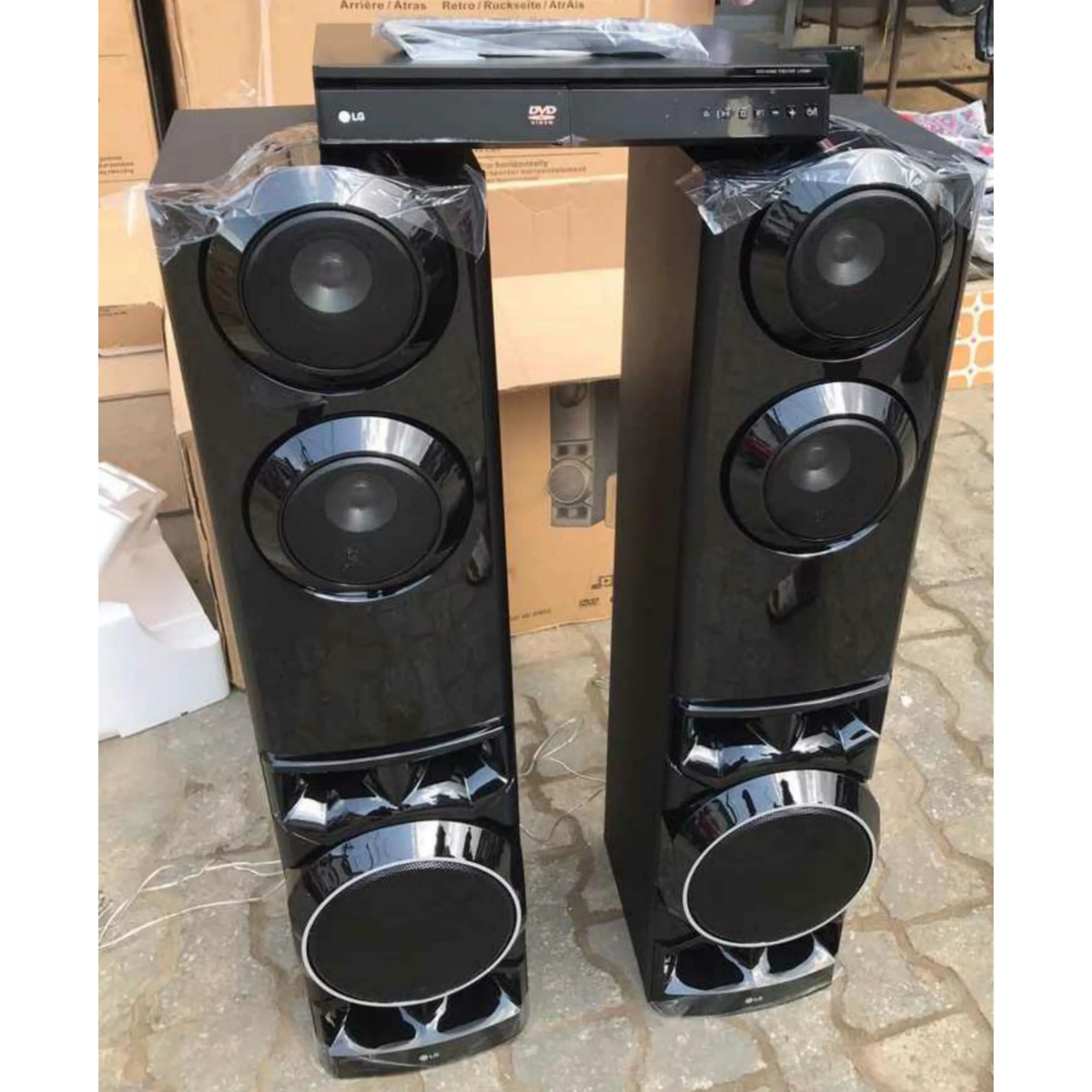 LG LHD687 4.2Ch 1,250W Dual Subwoofer Bodyguard DVD/CD Home Theater System - Brand New