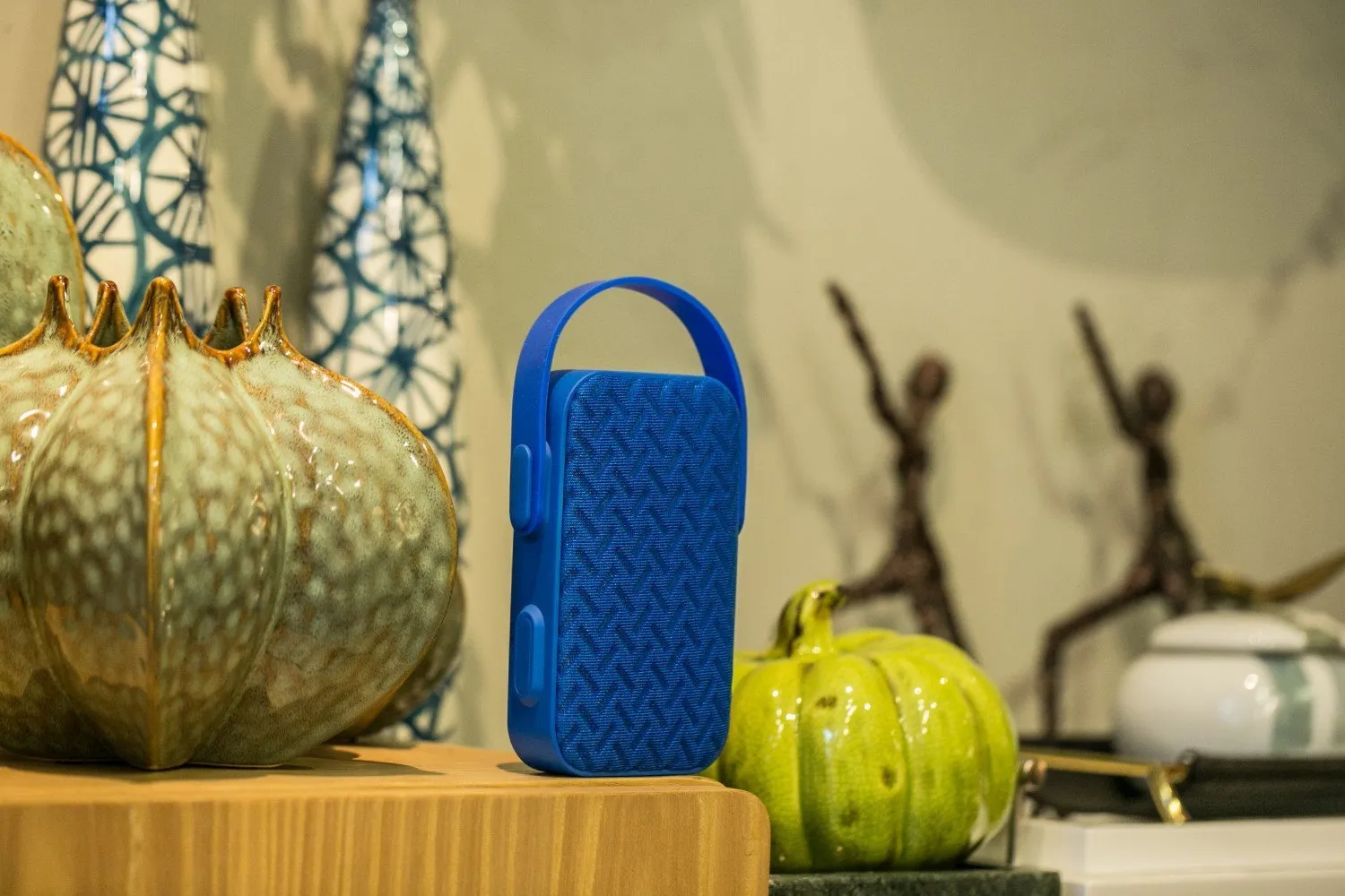 MY220BT  Handheld Bluetooth Speaker Wireless Portable Subwoofers 3D Surround With Mini KTV Singing Bar-BLUE