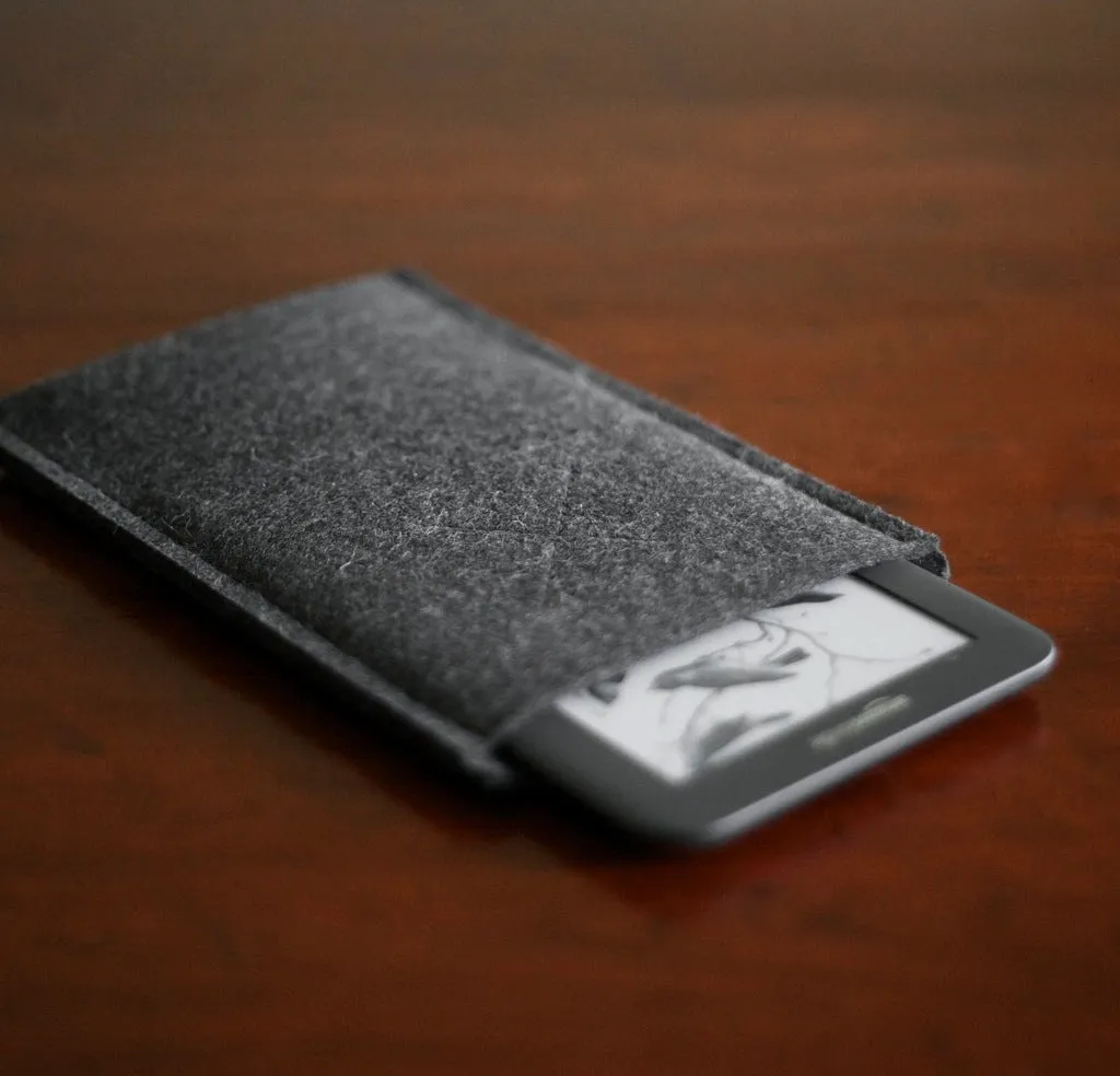 Old Calgary Organic Wool Felt Amazon Kindle Oxford Sleeve Case - Anthracite