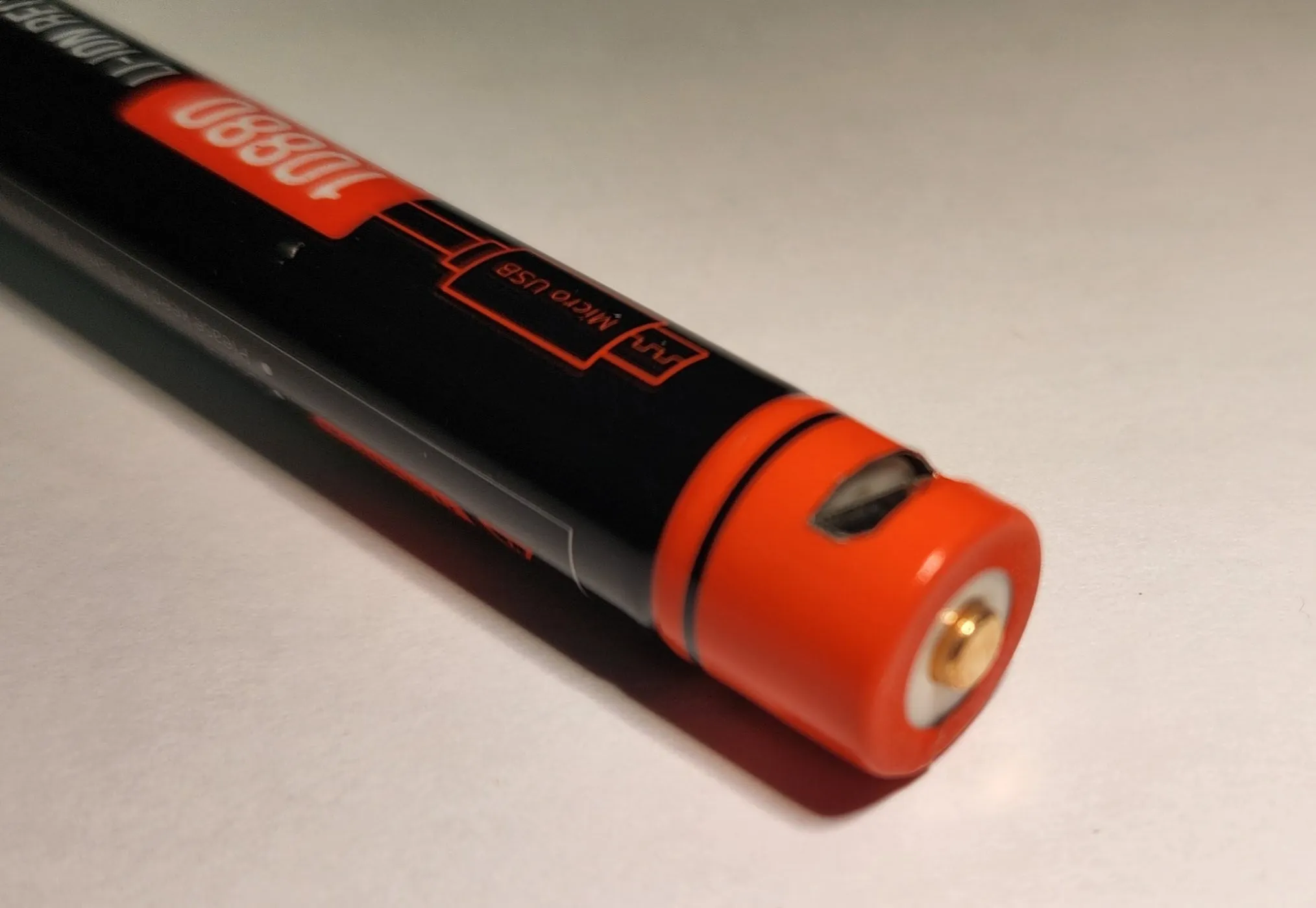 Vapcell 10880 3.0V 700mAh Rechargeable Lithium Battery W/USB  **** HAS TO BE SHIPPED WITH FLASHLIGHT   FEDEX ***